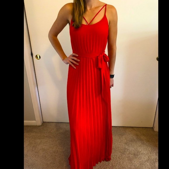 Dresses & Skirts - Red semi-formal dress